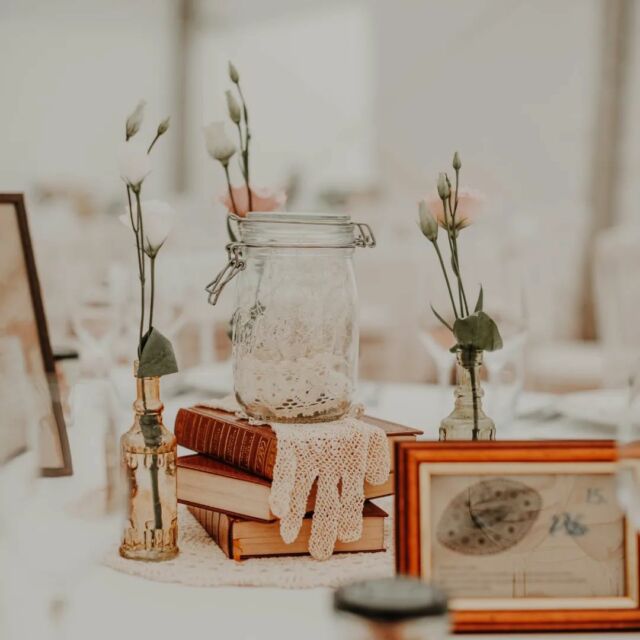 C'est parti pour le début de la saison, quel bonheur de vous rencontrer à nouveau et de partager votre grand jour ✨
Il reste quelques dates disponibles, n'hésitez pas à me contacter ☎️
#wedding #weddingphotography #2023 #déco #brest #brestphoto #finistere #bretagne